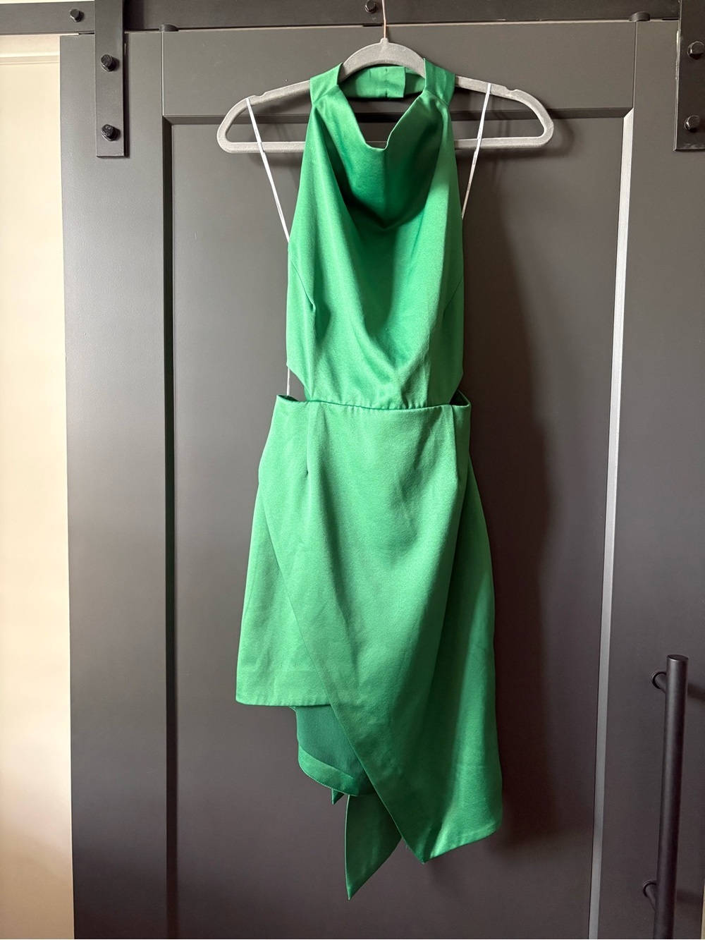Elliatt Centuri Dress | Emerald Green | Halter, Asymmetrical, Backless - Picture 5 of 11